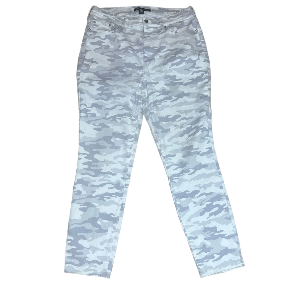 CALVIN KLEIN Women's White Camo Skinny Jeans Size 32
